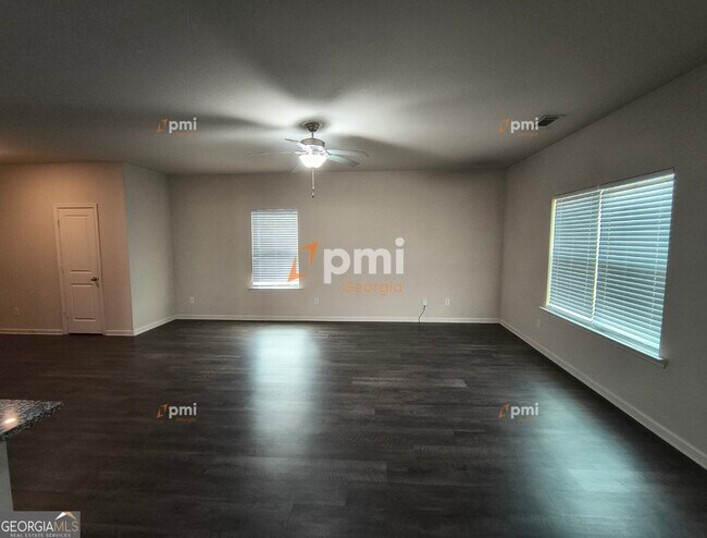 Foto del edificio - 101 Cypress Point