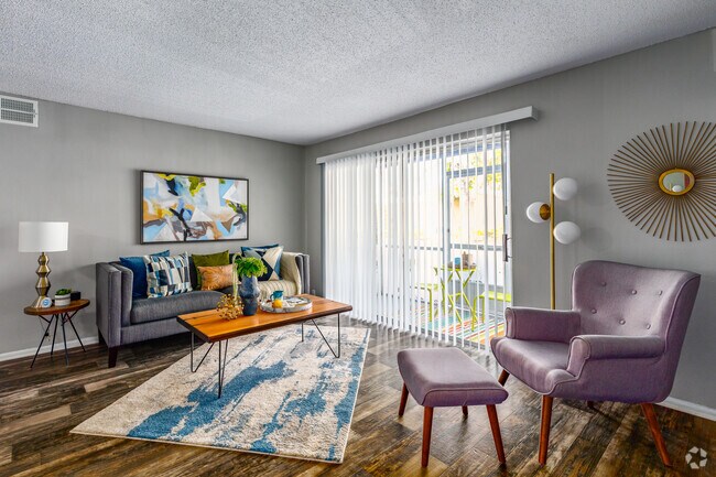 1HAB, 1BA - 690SF - Latitude 28 Apartments