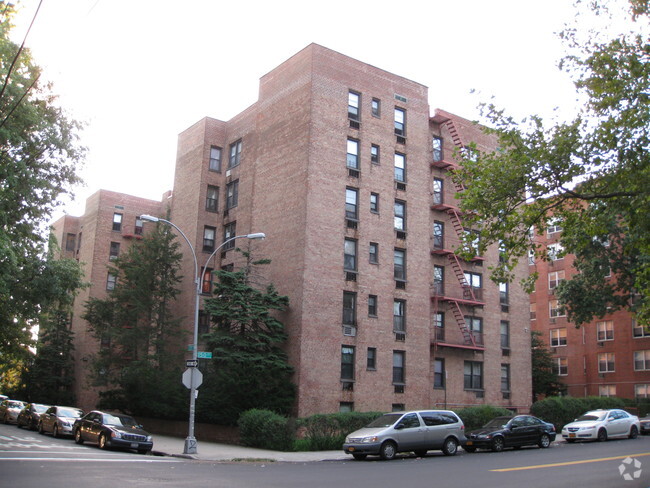 Building Photo - 15010 79th Ave