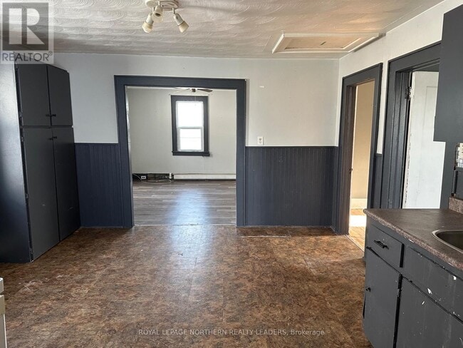 Building Photo - 116 Croatia Ave