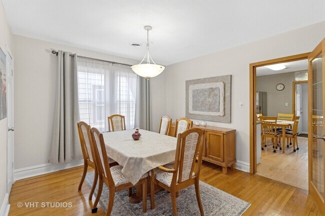 Foto del edificio - 5929 W Leland Ave