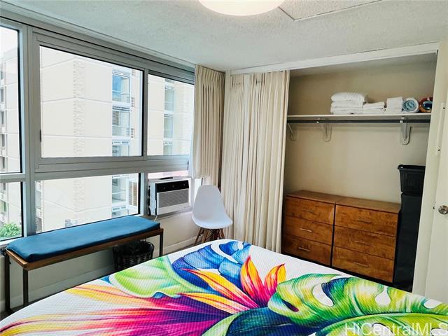 Building Photo - 2421 Tusitala St