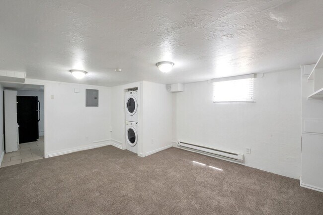 Building Photo - 127 S 1000 W