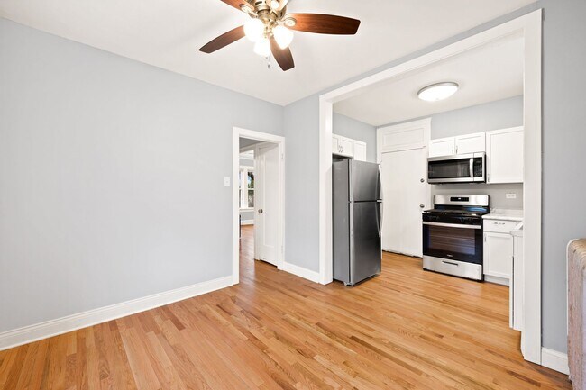 Foto del edificio - 2416 N Kilbourn Ave