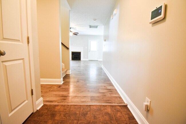 Foto del edificio - Coming Soon: 5 Bedroom 3 Bathroom Home