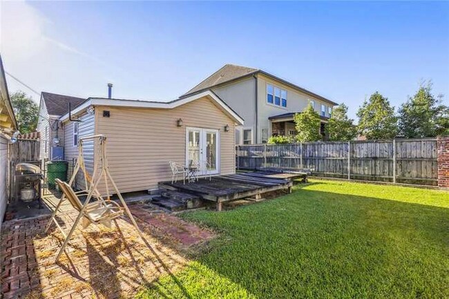 Foto del edificio - 219 E Maple Ridge Dr