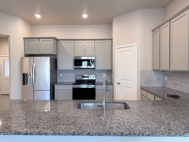 Foto del edificio - 7719 Tradition Pkwy