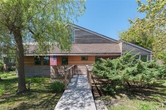 Building Photo - 290 Wilmot Rd