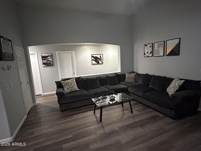 Foto del edificio - 10826 W Wilshire Dr