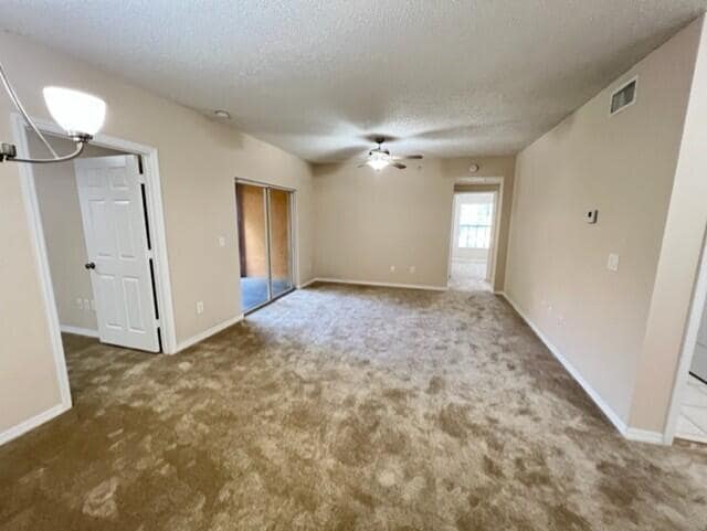 Building Photo - 5024 Lantana Rd