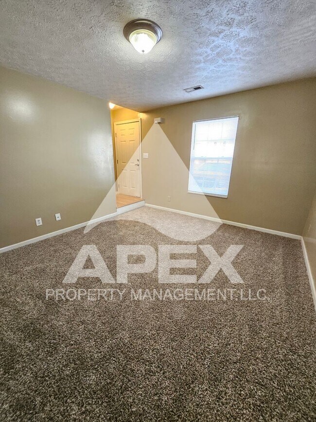 Foto del edificio - MOVE-IN SPECIAL,NO RENT TIL MAY 1ST! - Nice 2 Bd | 1.5 Ba Townhouse in West Knox Condo Community!
