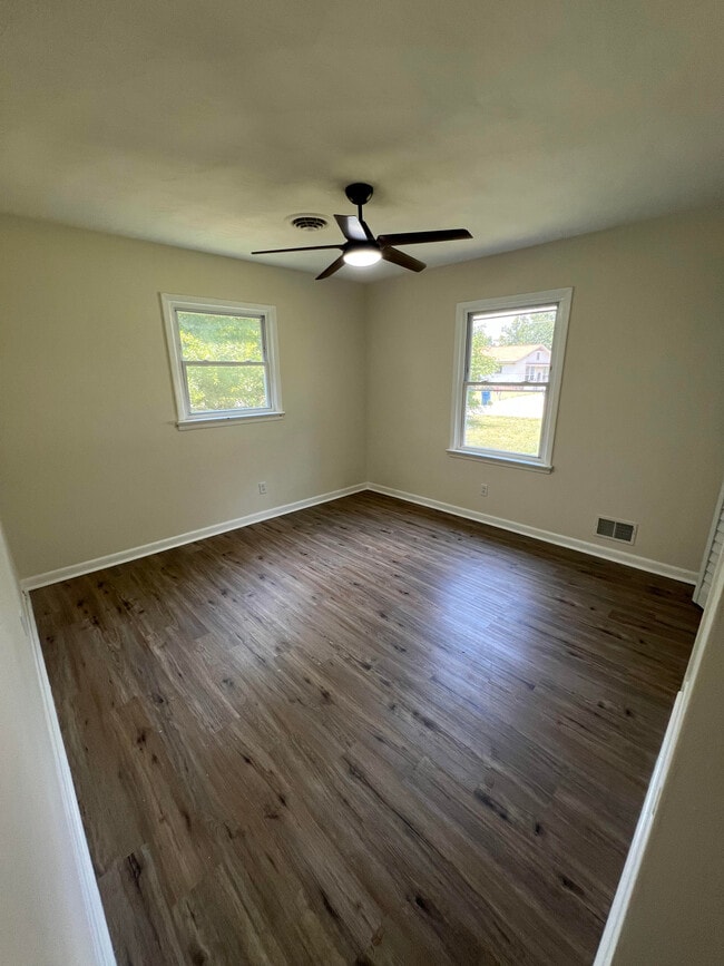 BR - 2579 12th Ave SW