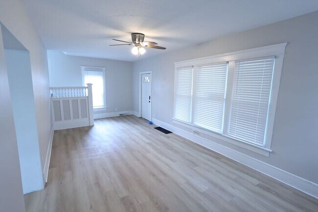 Foto del edificio - 686 East Ave