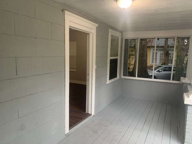 Building Photo - Remodeled Bungalow Ready to Rent $1425