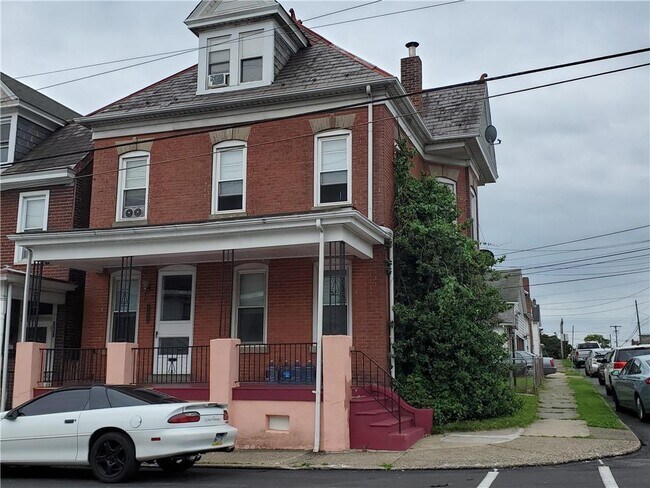 Building Photo - 1550 Lehigh St