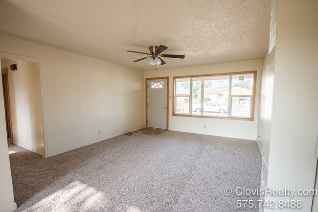 Living Room - 2905 Wallace St