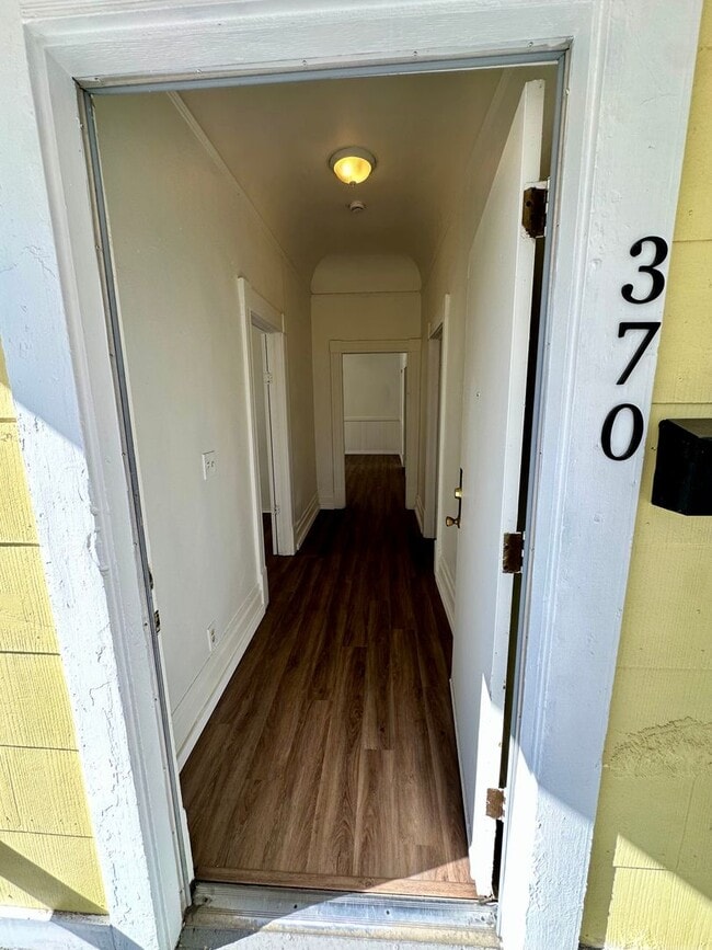 Building Photo - Reserve Now for June 2026! Great House in ...