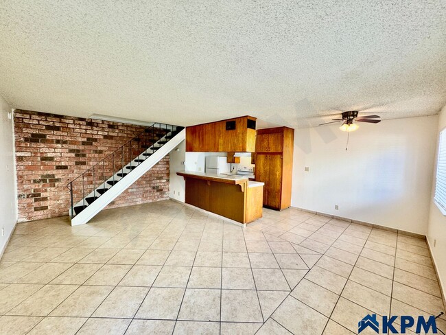 Building Photo - 2 Bedroom 1 Bath Louis Park Townhouse