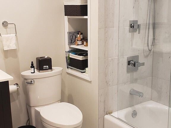 1st floor bath - 886 Amboy Ave