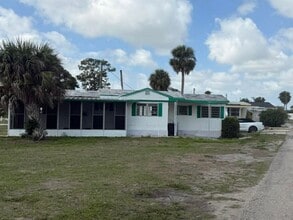 Building Photo - 102 Amber Ave