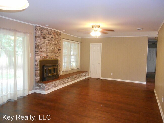 Building Photo - 3 br, 2 bath House - 1212 Canterbury Drive