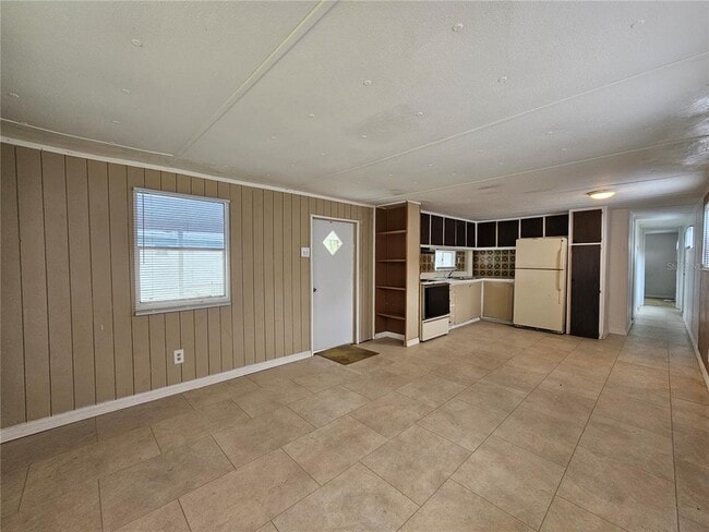 Building Photo - 503 Longfellow Blvd