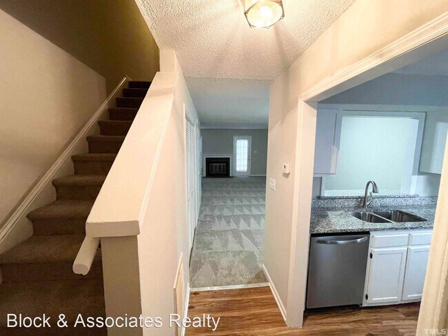 Building Photo - 2 br, 2.5 bath House - 6221 Tributary Drive