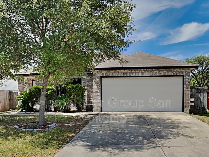 4923 Senisa Springs, San Antonio, TX 78251 House Rental in San