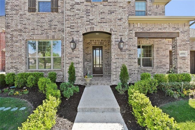 Foto del edificio - 4551 Acacia Pkwy