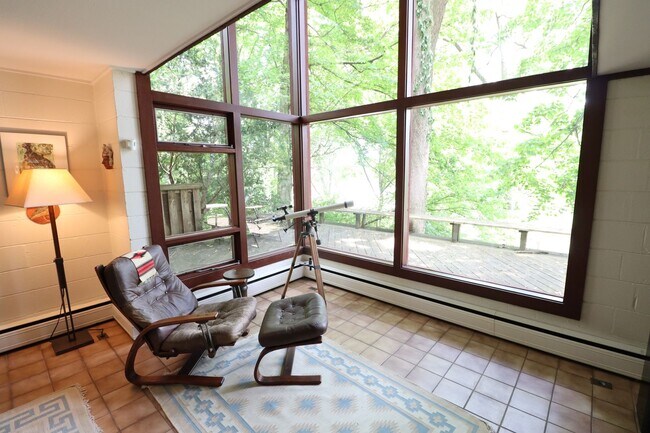 Foto del edificio - White River Access, Vaulted Ceilings, Natu...