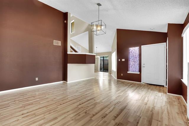 Foto del edificio - 1105 Cloudcrest Ct