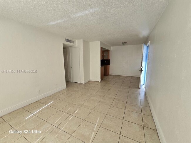 Building Photo - 401 SW 13th Pl