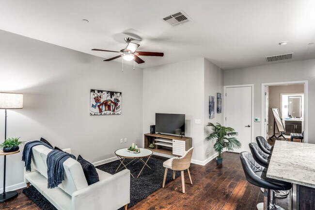 Foto del edificio - 411 N Akard St