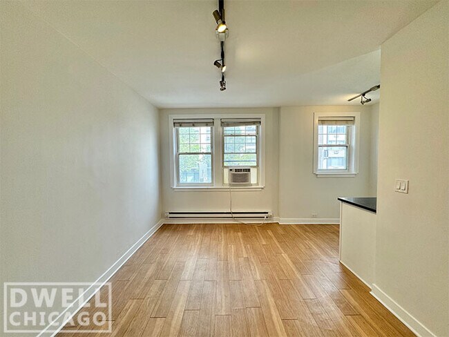 Foto del edificio - 515 W Belmont Ave