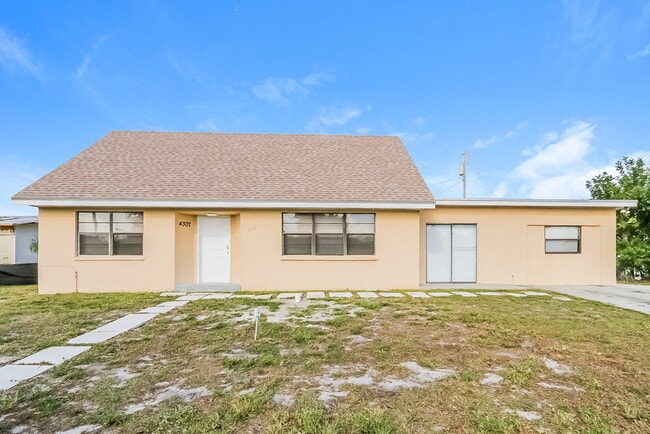 Building Photo - 4307 Brooks Ave