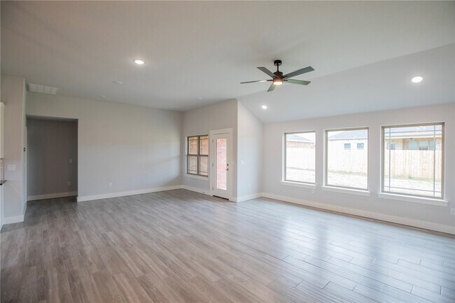 Foto del edificio - 1029 Autumn Royal Ave