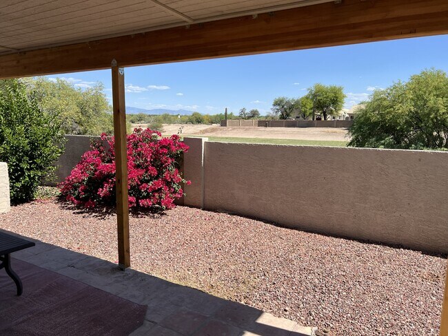 Building Photo - 9130 N Safflower Ln