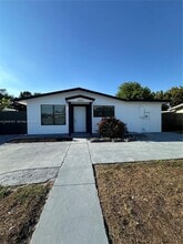 Building Photo - 1960 SW 68th Way