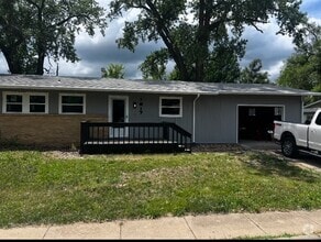 Building Photo - 1817 SW 71st St