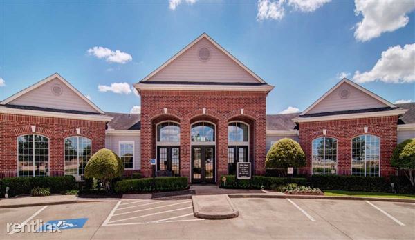 Foto principal - 23405 W Fernhurst Dr