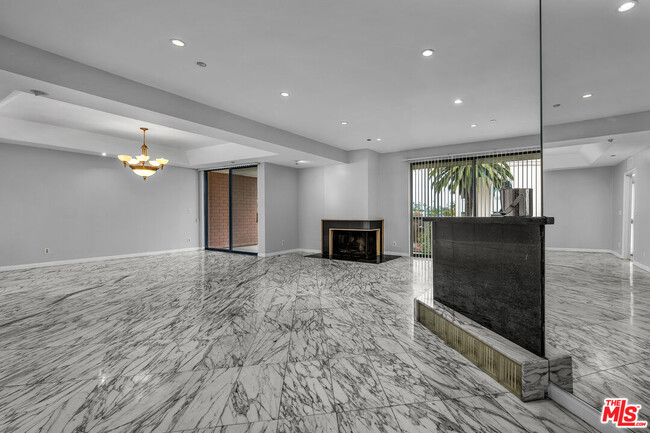 Building Photo - 125 N Gale Dr