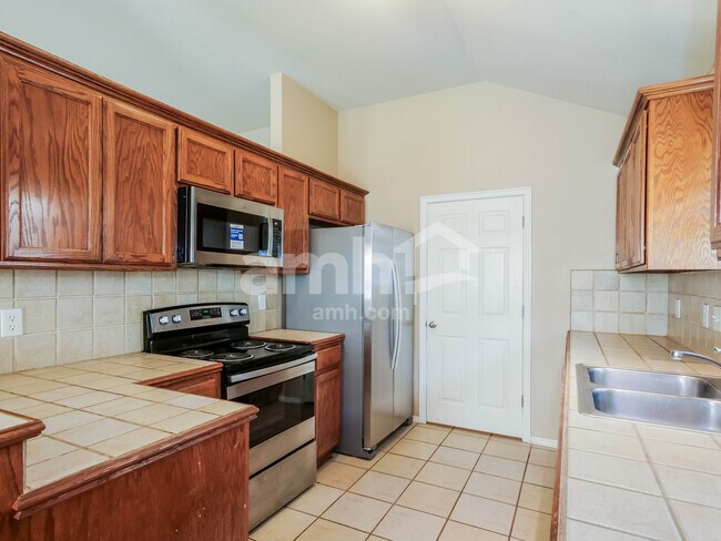 Foto del edificio - 21984 Homesteaders Rd