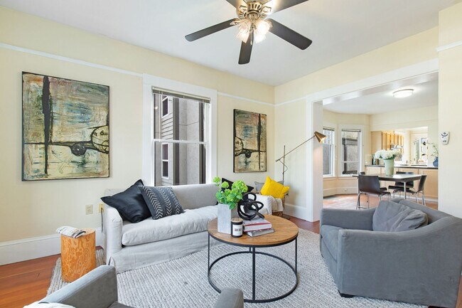 Living Room - 1921 10th Ave W