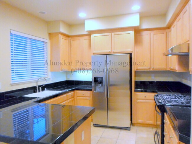 Foto del edificio - Pets Negotiable! Great Location near Willo...