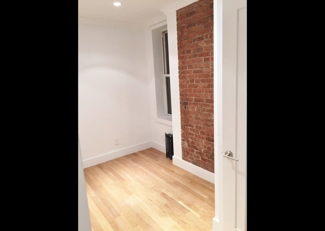 Interior Photo - 350 West 18th Street