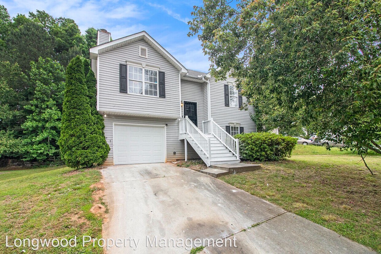 3 br, 2 bath House 4197 Riverbank Ct. House Rental in Decatur, GA