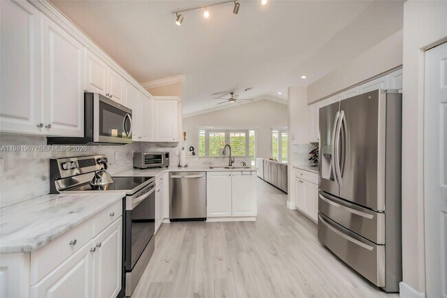 Foto del edificio - 11030 Harbour Springs Cir