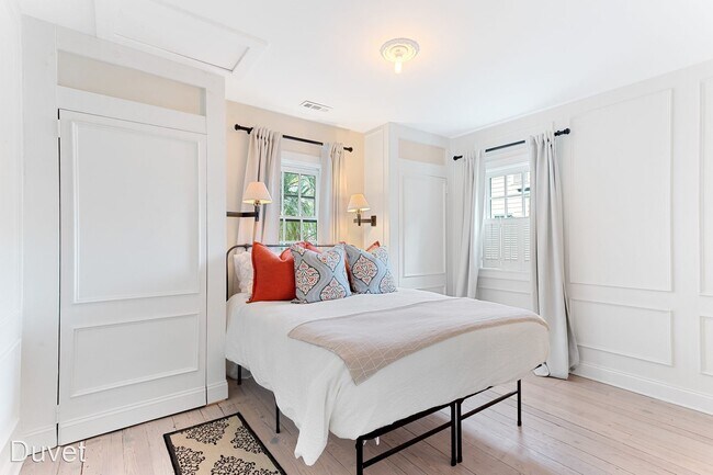 Building Photo - 2 br, 2.5 bath House - 20 1/2 Duncan Street