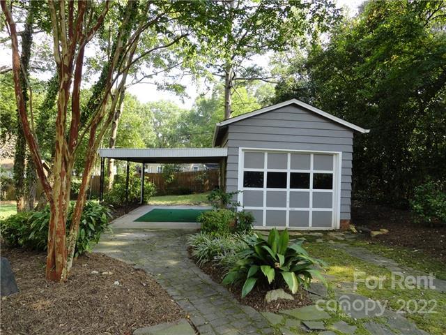 Building Photo - 2921 Sunset Dr