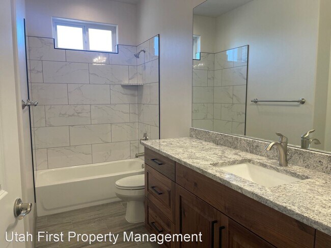 Foto del edificio - 3 br, 2 bath House - 9 North Main St
